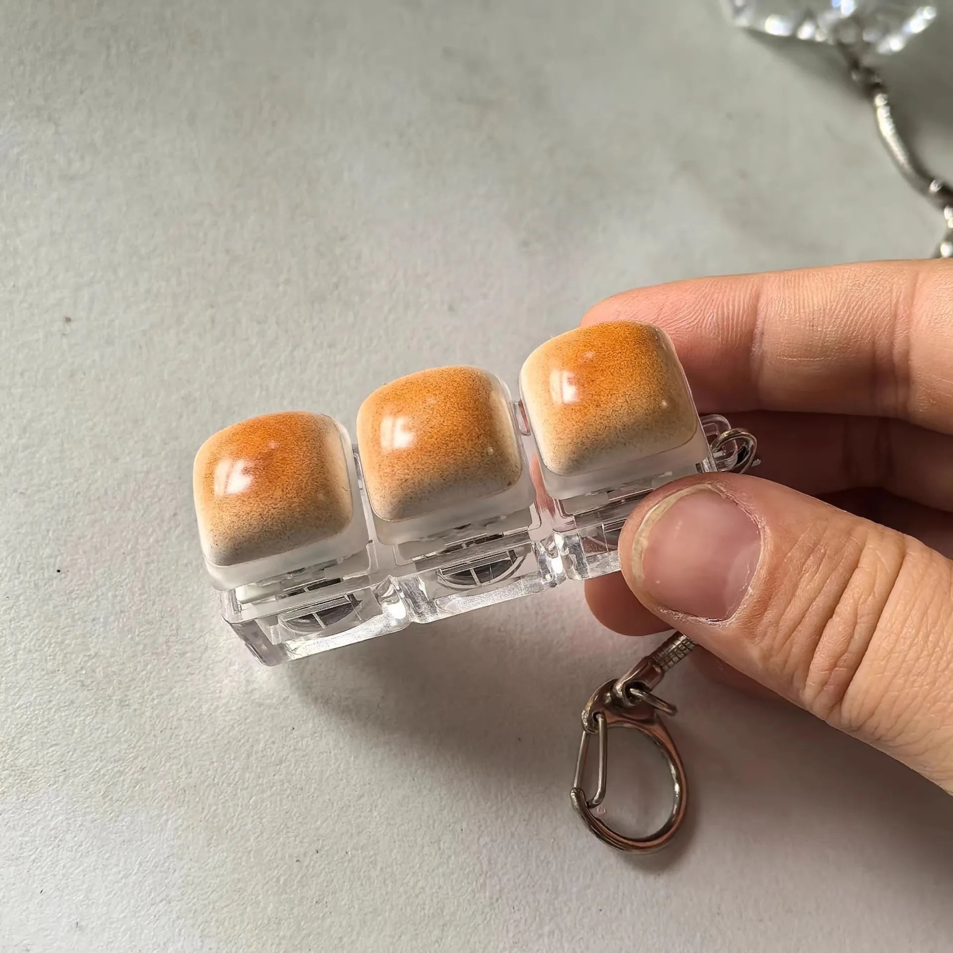 Llavero Keycap Pan Kawaii | Antiestrés Mecánico